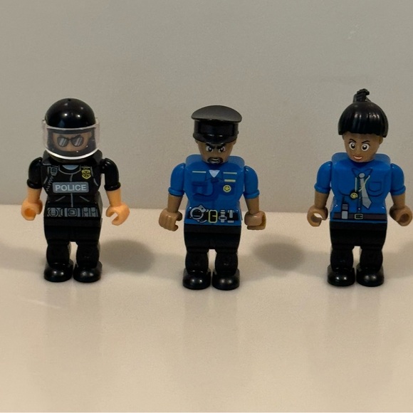 Make-It Blocks Twelve Mini Figs - Picture 6 of 13